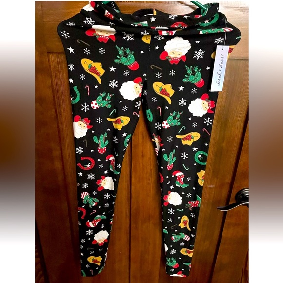 NWT! Derek Heart Juniors Cowboy or Southwest Christmas Leggings Size Medium - Picture 1 of 8